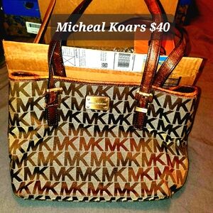Micheal kors purse